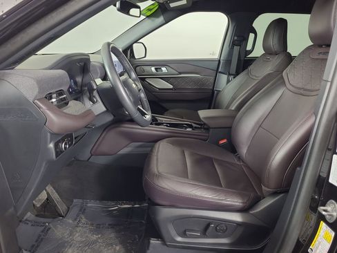 Used 2025 Ford Explorer Platinum w/ LUX Leather Package image 20