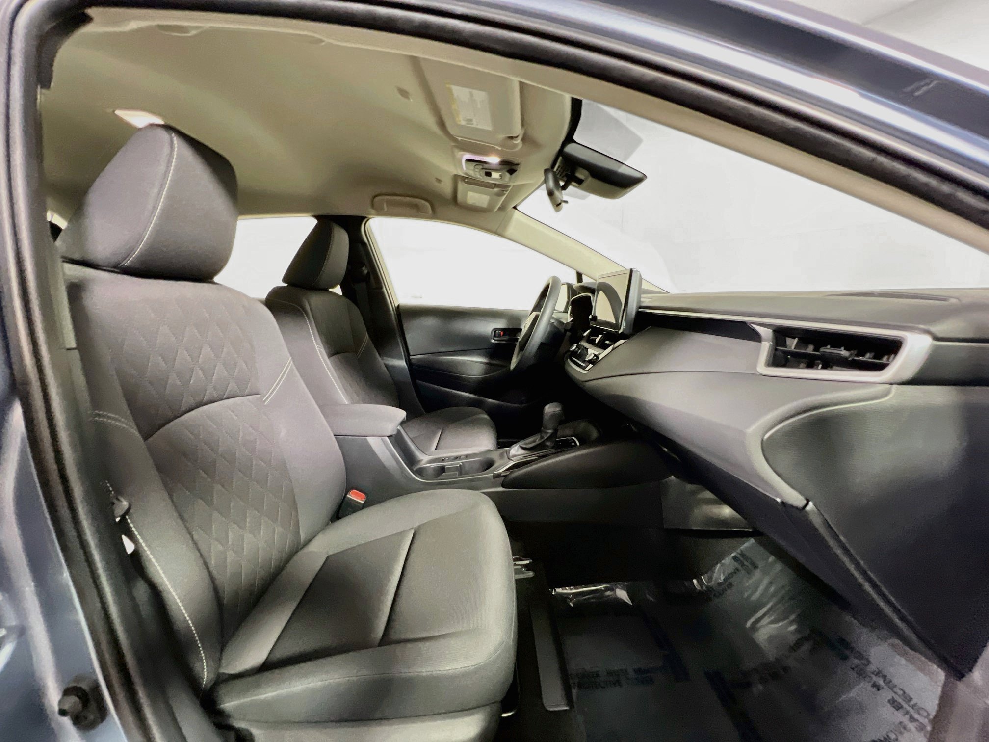 Used 2023 Toyota Corolla LE FWD image 31