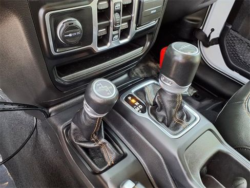 Used 2023 Jeep Gladiator Overland image 23