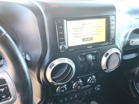 Used 2016 Jeep Wrangler Rubicon AWD/4WD image 21