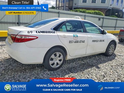 Used 2017 Toyota Camry LE FWD image 4