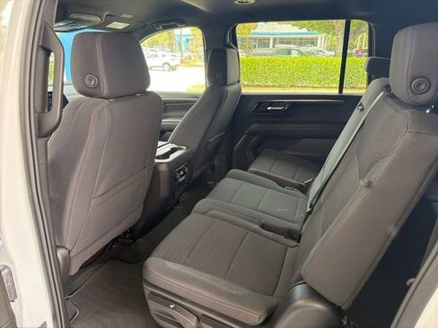 Used 2026 Chevrolet Suburban LS RWD image 8
