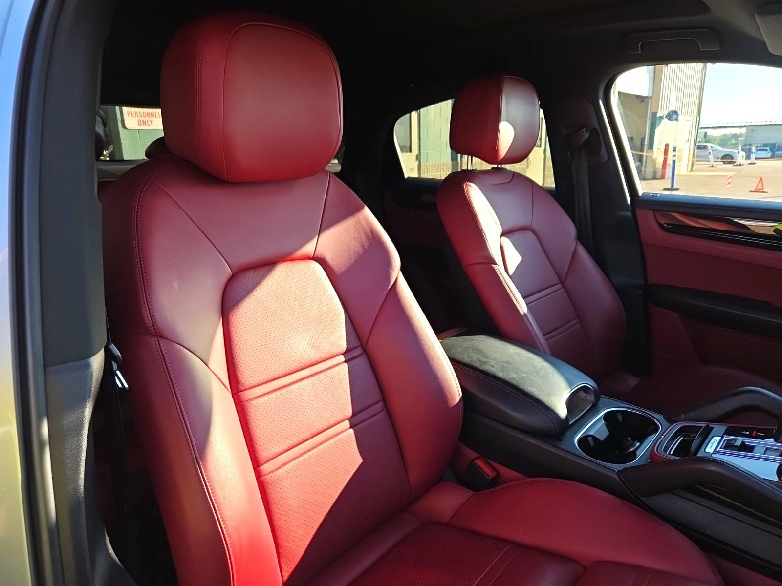 Used 2020 Porsche Cayenne AWD/4WD image 8