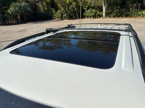 Used 2020 Ford Explorer XLT w/ Equipment Group 202A image 8