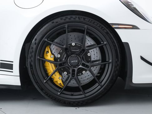 Used 2024 Porsche 911 GT3 RWD image 36
