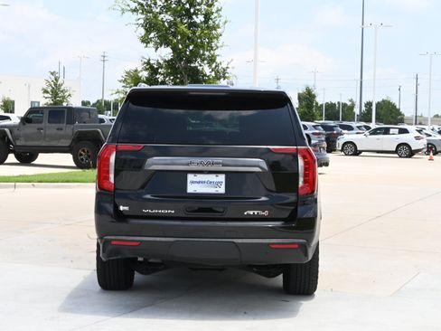Used 2023 GMC Yukon XL AT4 w/ AT4 Premium Package AWD/4WD image 6
