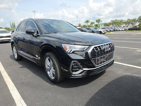 Used 2024 Audi Q3 2.0T Premium w/ Convenience Package AWD/4WD image 1