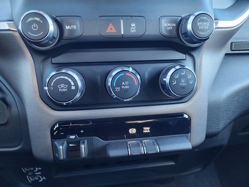 Used 2024 RAM 3500 Big Horn image 26