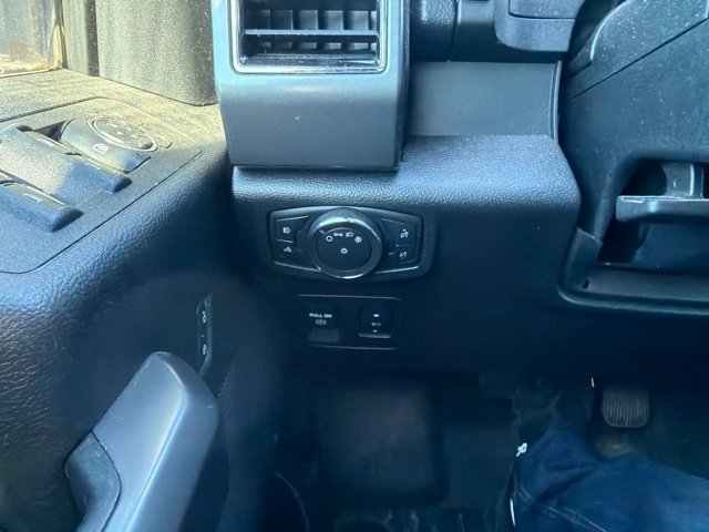 Used 2020 Ford F150 XLT w/ Equipment Group 302A Luxury AWD/4WD image 17
