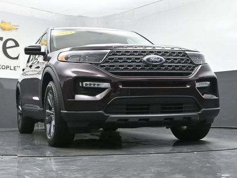 Used 2023 Ford Explorer XLT w/ Equipment Group 202A AWD/4WD image 3