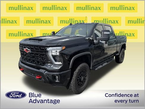 Used 2026 Chevrolet Silverado 2500 ZR2 AWD/4WD image 2