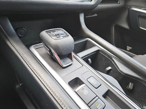 Used 2022 Nissan Pathfinder SV image 13