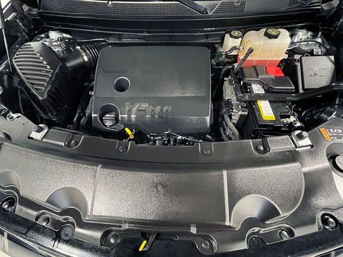 Used 2023 Chevrolet Traverse RS image 41