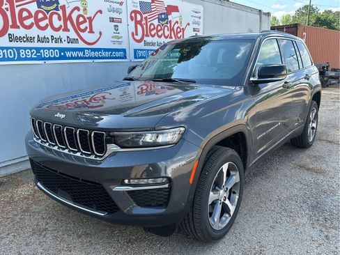 New 2025 Jeep Grand Cherokee Limited w/ Luxury Tech Group II image 6