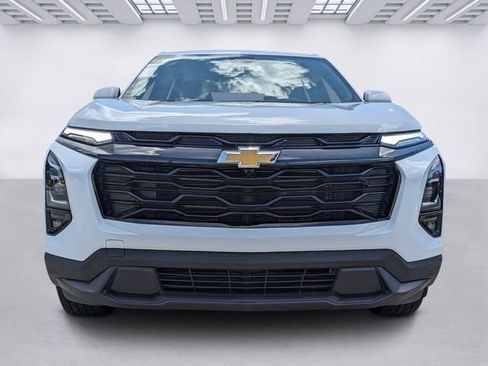 Used 2026 Chevrolet Equinox LT FWD image 2