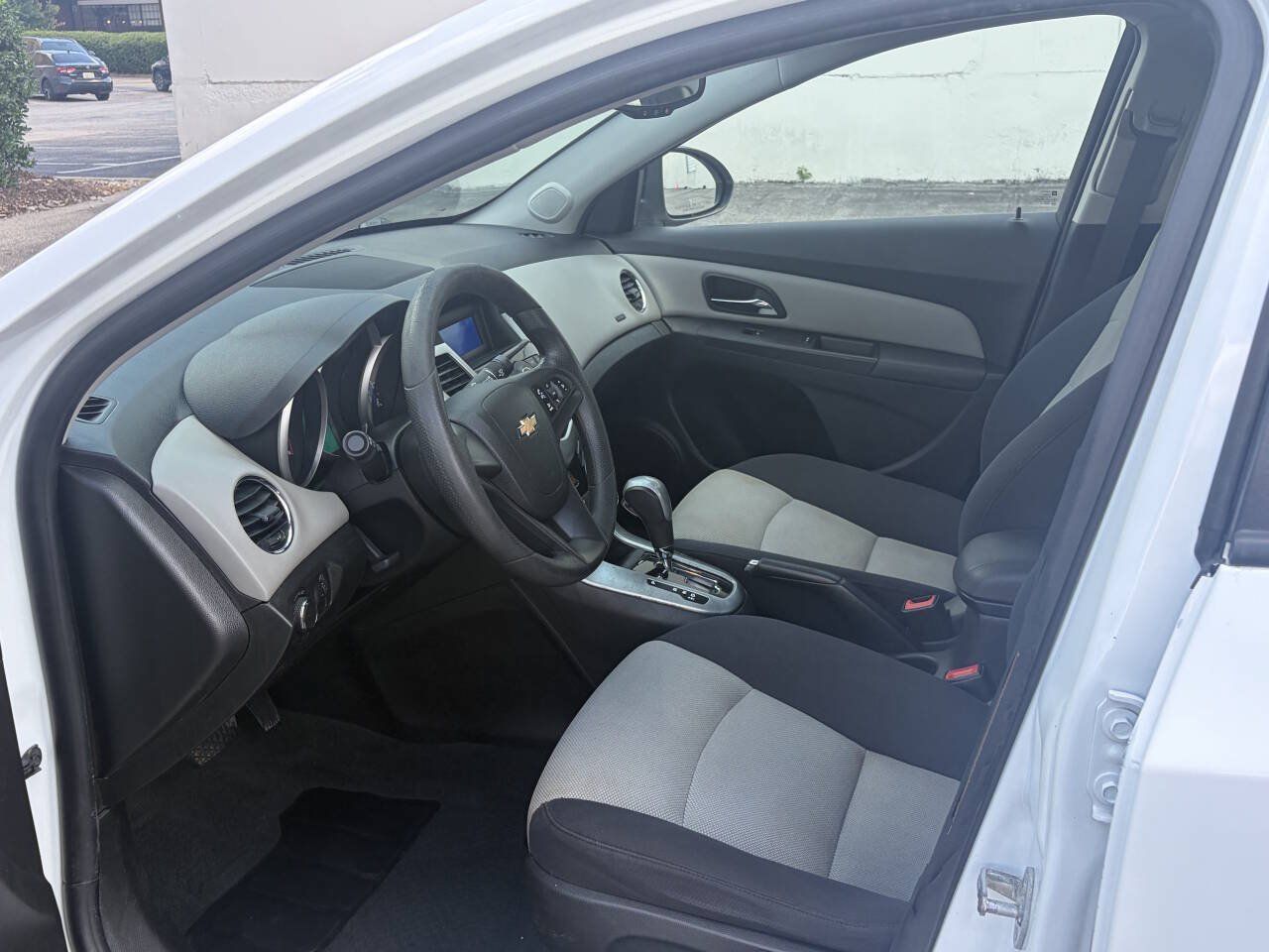 Used 2016 Chevrolet Cruze LS FWD image 14