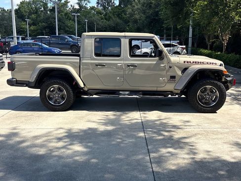 Used 2022 Jeep Gladiator Rubicon w/ LED Lighting Group AWD/4WD image 2