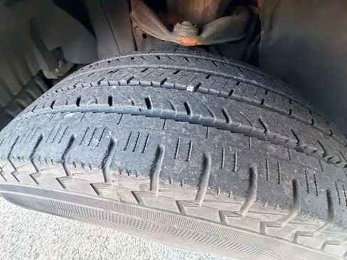 Used 2004 Nissan Armada SE image 16