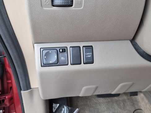 Used 2014 Nissan Frontier SL RWD image 27