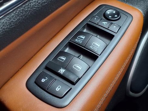 Used 2020 Jeep Grand Cherokee Summit AWD/4WD image 16