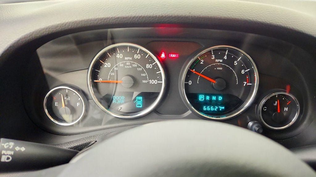 Used 2016 Jeep Wrangler Sahara w/ Connectivity Group AWD/4WD image 14