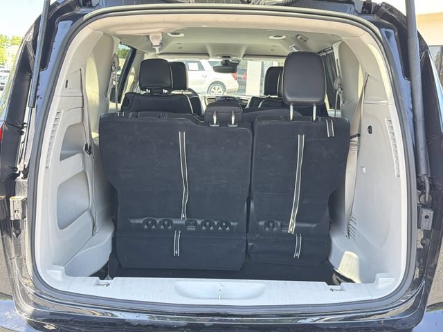 Used 2024 Chrysler Pacifica Touring-L FWD image 26