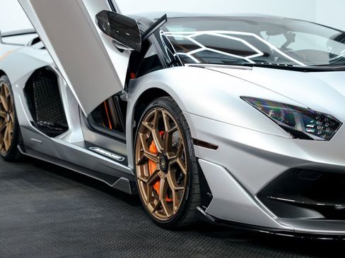 Used 2021 Lamborghini Aventador SVJ image 30