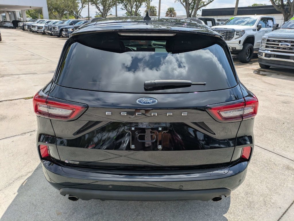 Used 2023 Ford Escape ST-Line w/ Tech Pack #1 FWD image 5