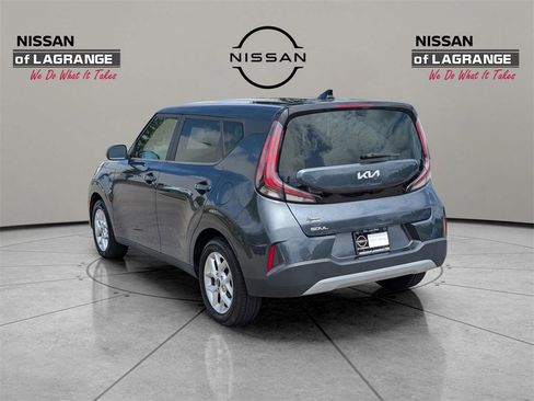 Used 2023 Kia Soul LX w/ LX Technology Package image 12