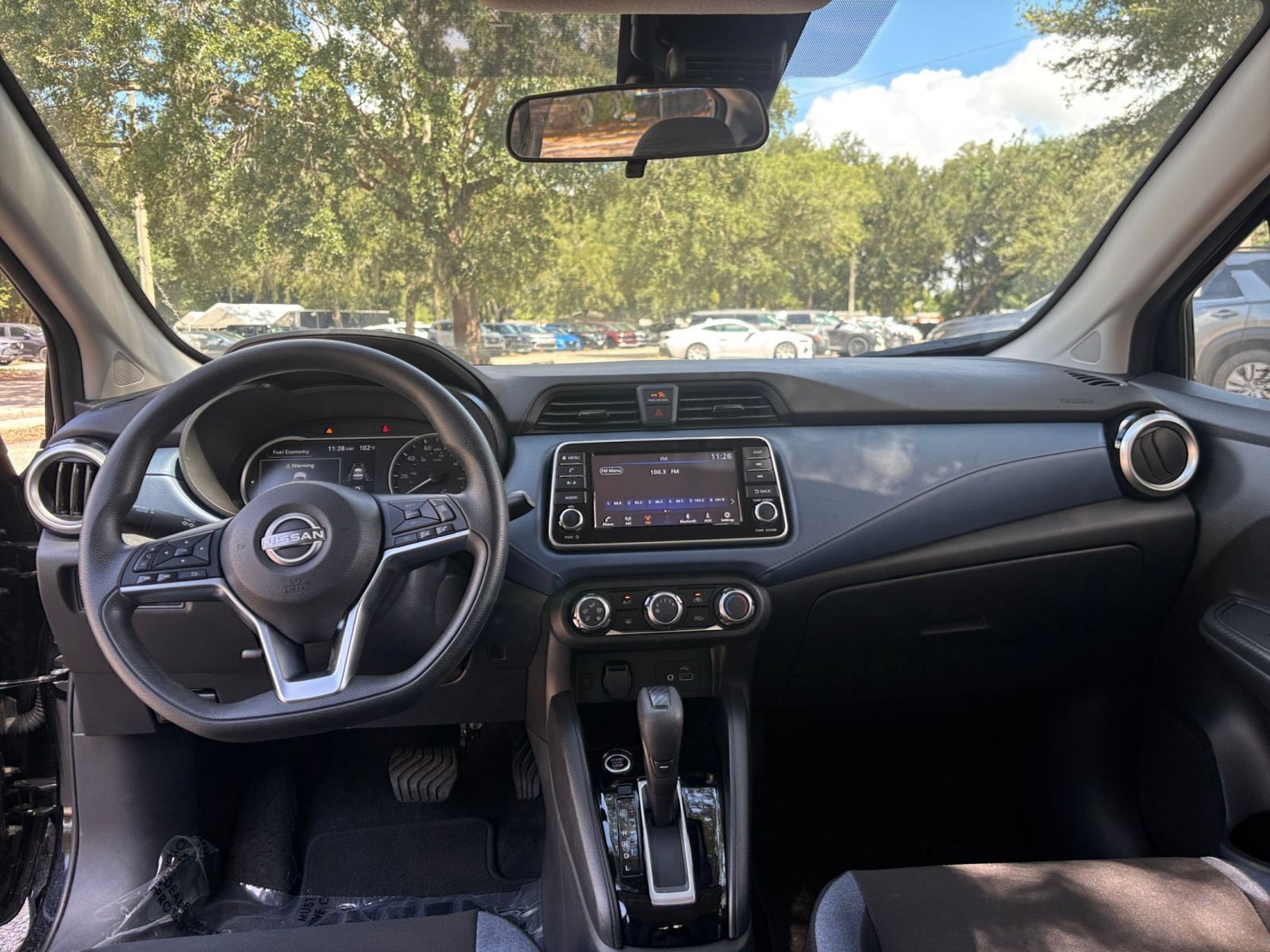 Used 2025 Nissan Versa SV FWD image 30