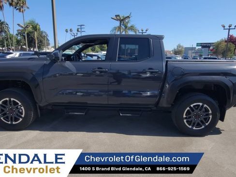 Used 2025 Toyota Tacoma TRD Sport RWD image 5