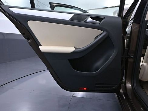 Used 2014 Volkswagen Jetta SE image 31