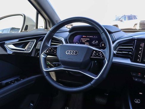 Used 2024 Audi Q4 e-tron Premium Plus image 22