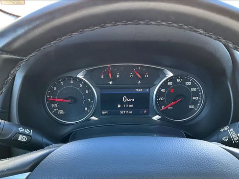 Used 2024 GMC Terrain SLT image 18