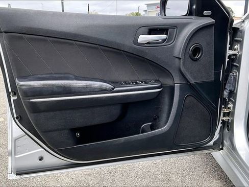 Used 2019 Dodge Charger R/T w/ Navigation & Travel Group image 17