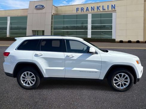 Used 2014 Jeep Grand Cherokee Laredo w/ 18" Wheel & 8.4" Radio Group AWD/4WD image 8