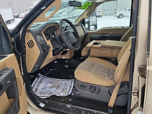 Used 2011 Ford F250 XLT w/ XLT Premium Pkg image 13