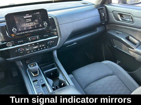 Used 2023 Nissan Pathfinder SV image 13