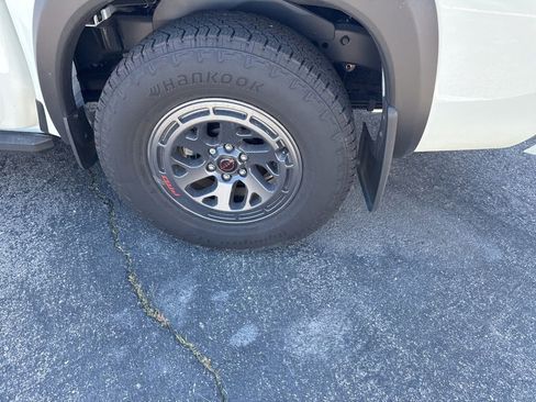 Used 2025 Nissan Frontier Pro-X w/ Pro Convenience Package image 12