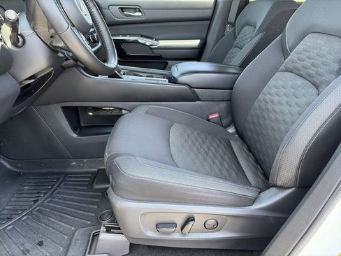Used 2022 Nissan Pathfinder SV w/ SV Premium Package FWD image 27