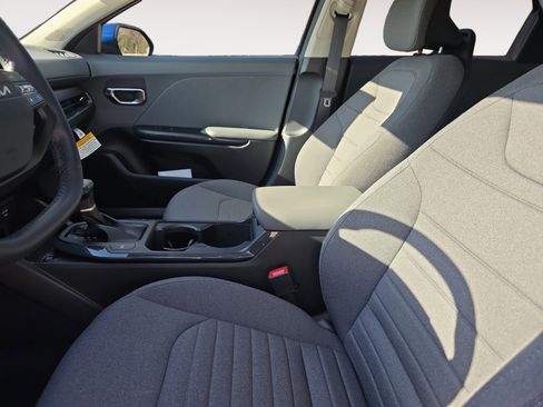 Certified 2025 Kia K4 EX image 21