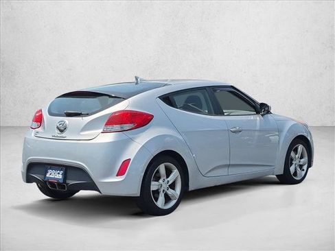 Used 2012 Hyundai Veloster FWD image 5