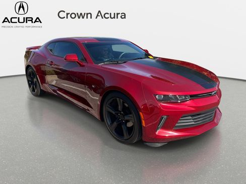 Used 2018 Chevrolet Camaro LT RWD image 9