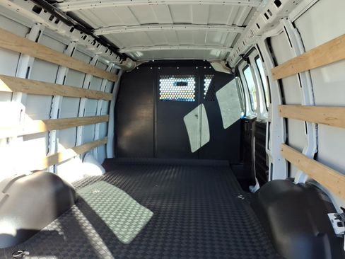 Used 2024 GMC Savana 2500 2500 w/ Driver Convenience Package image 10