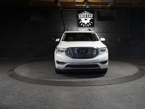Used 2018 GMC Acadia Denali w/ Technology Package AWD/4WD image 8