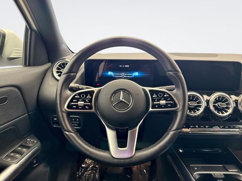 Used 2023 Mercedes-Benz GLA 250 4MATIC image 12