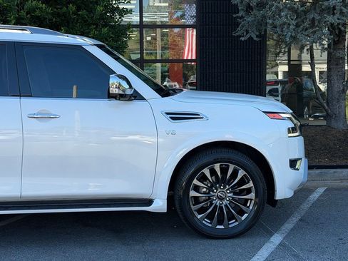 Used 2022 Nissan Armada Platinum w/ Captain's Chairs Package RWD image 23