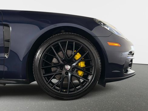 Used 2017 Porsche Panamera 4 AWD/4WD image 22