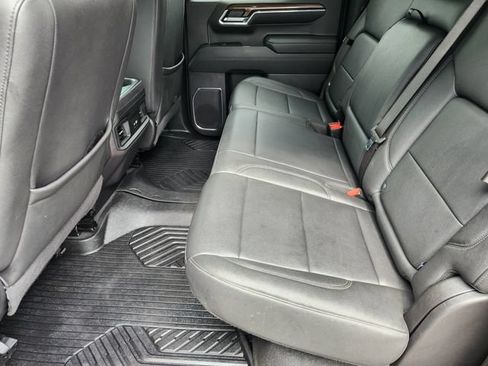 Used 2024 Chevrolet Silverado 1500 LT Trail Boss w/ Convenience Package II AWD/4WD image 28