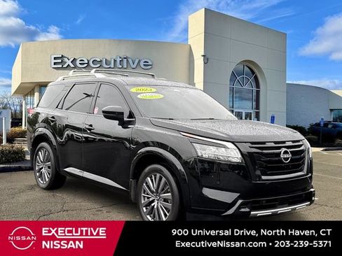 Certified 2023 Nissan Pathfinder SL w/ SL Premium Package AWD/4WD image 1